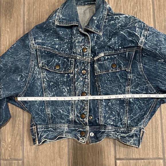 The Boss Vintage 80’s Blue Denim Jacket, Acid Wash. Cropped. Puff arms. Small - Picture 5 of 10